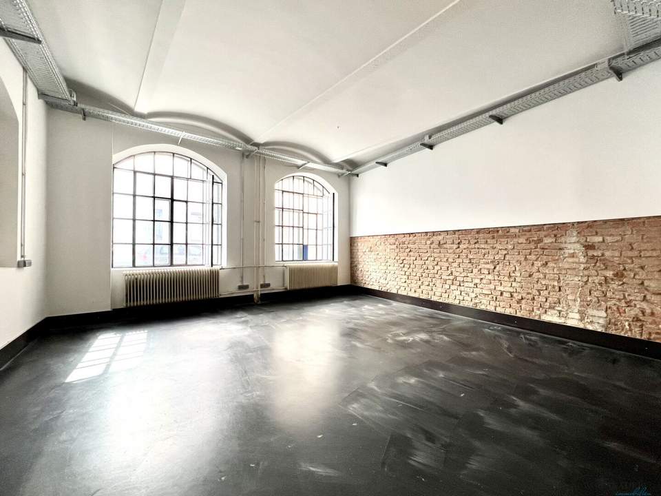 Modernes Loft-Büro in historischer Seidenfabrik – einzigartiger Backsteincharme & hochwertige Ausstattung