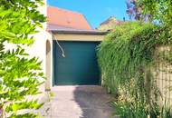 ZENTRAL UND GUT ANGEBUNDEN GELEGENE STADTVILLA MIT 2 GARAGEN UND SALZWASSER-POOL
