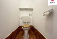 Sanierungsbedürftige 2 Zimmer Wohnung | Loggia ca.11,86m² | 1. Liftstock