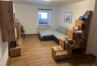 Großzügiges Wohnhaus mit 2 Wohneinheiten und Pool in zentrumsnaher Lage