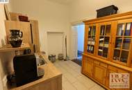 „Wohnung in einer Gründerzeitvilla am Hauptplatz: Ihre Wohnung mit Zukunftspotenzial“