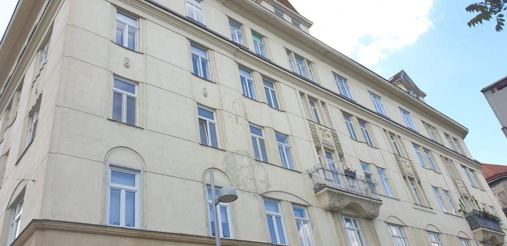 GESCHÄFTSLOKAL MIT 5,7% RENDITE NÄHE STADTHALLE