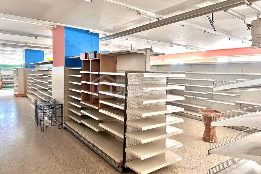 Großzügiges Geschäftslokal in Kritzendorf – 390m², Parkplätze & Stadtblick!, Gewerbeobjekt-kauf, 550.000,€, 3420 Tulln