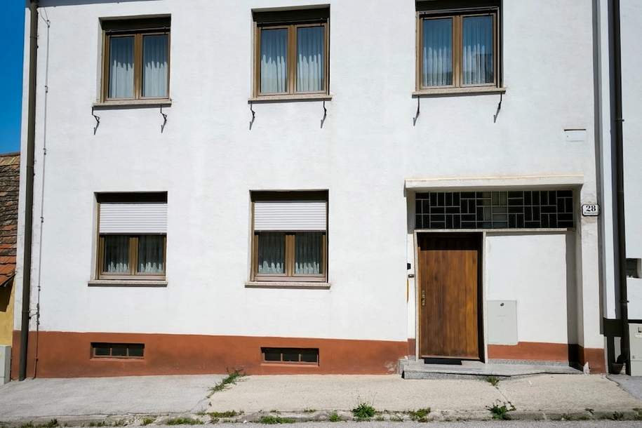 60er-Jahre Einfamilienhaus in ruhiger, zentraler Lage am Oberberg, 7000 Eisenstadt: 6 Zimmer, Terrasse, Garage, Garten - 2 Eingänge (KEINE MAKLER!) (Provisionsfrei), Haus-kauf, 270.000,€, 7000 Eisenstadt(Stadt)