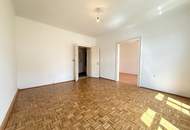 Charmante 2-Zimmer-Altbauwohnung mit Balkon