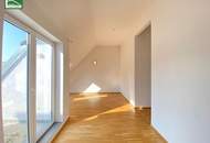 Moderne Dachgeschosswohnung mit großer Terrasse nahe Arthaberplatz in ruhiger Seitengasse! Hohe Decken und Traumbad mit Fenster