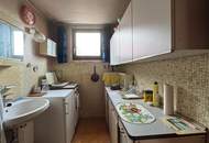 Attraktives Baugrundstück mit sanierungsbedürftigem Haus – Perfekt für Bauträger