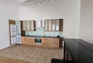 Schöne 4 Zimmer Wohnung mit große Terrasse. WG möglich