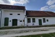 Wohnhaus mit Altbestand und Scheune