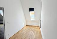 1080! UNBEFRISTET! 5 ZIMMER ! Schönes und frisch saniertes DG mit Balkon!