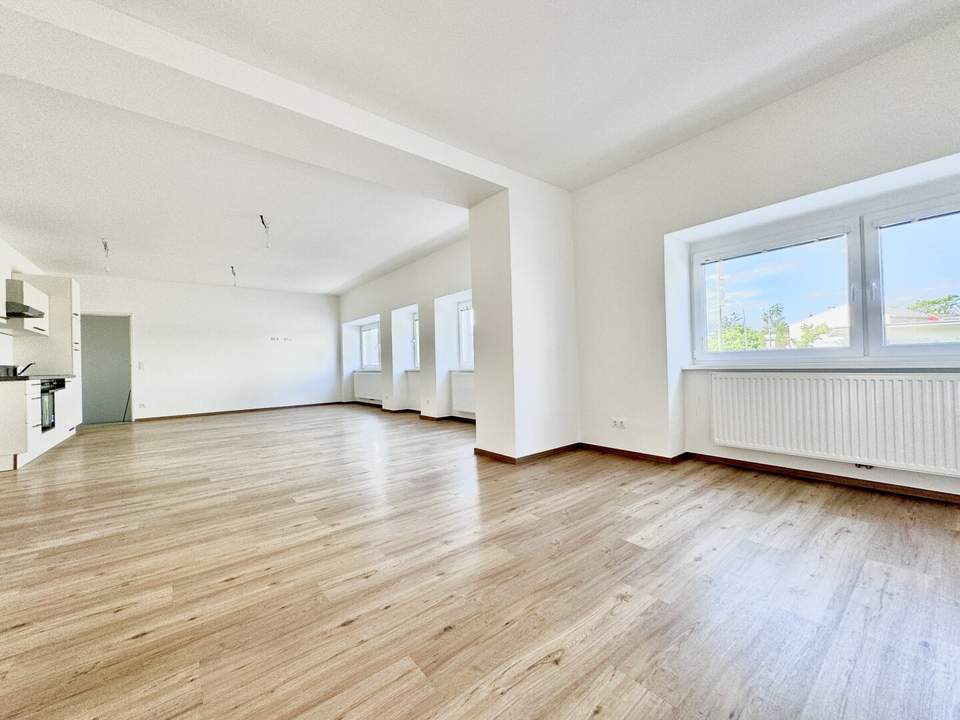Lichtdurchflutete 89 m2! 2-Zimmer-Loft mit großzügigem Bad | Vollausgestattete Küche| Zwei Eingänge | Parkplatz inklusive