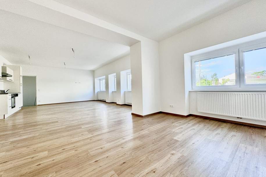 Lichtdurchflutete 89 m2! 2-Zimmer-Loft mit großzügigem Bad | Vollausgestattete Küche| Zwei Eingänge | Parkplatz inklusive, Wohnung-miete, 950,00,€, 2700 Wiener Neustadt(Stadt)