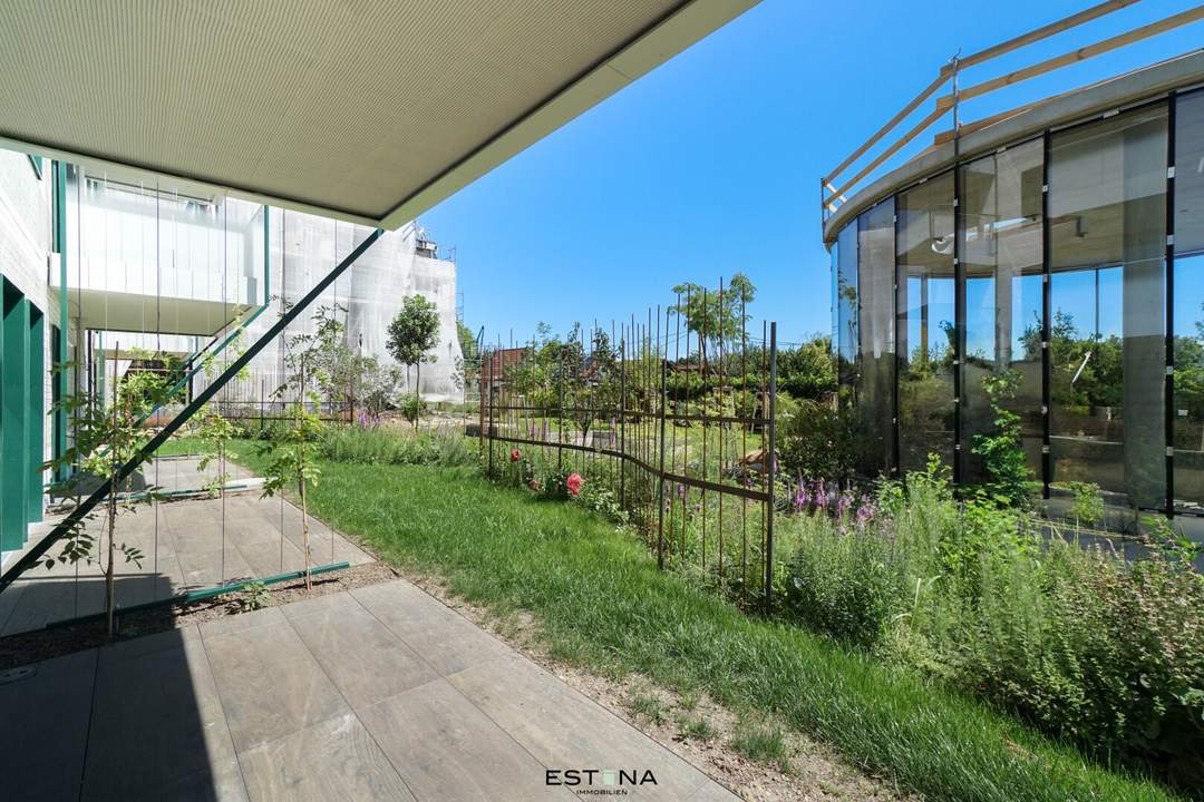 Exklusives Wohnen und Arbeiten in künstlerischer Gartengestaltung von André Heller