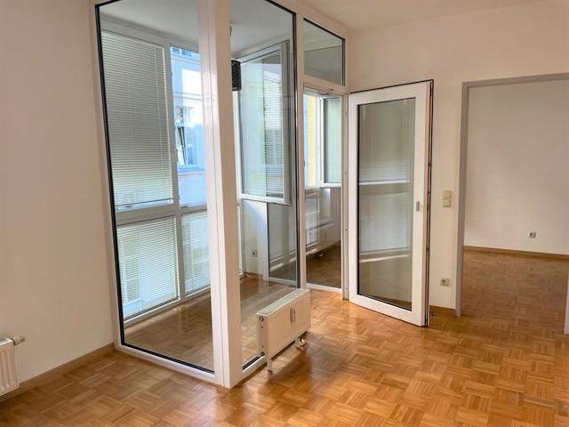 Zentral genießen: 2-Zimmerwohnung nahe der Landstraße!