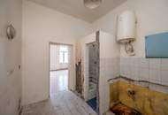 ++KLNB121++ Renovation Opportunity: Well-Located Studio Apartment with Airbnb Potential