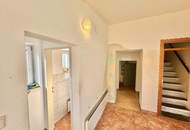 Wohnhaus mit starkem Sanierungsbedarf in ruhiger Lage!