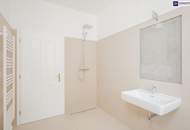 ++ Gepflegte Altbauwohnung in zentraler Lage ++ 2023 komplett saniert + Sonniges Eckwohnzimmer + U-Bahn-Nähe