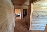 Autark leben im Lehm-Holz-Haus – mit 60 kWp PV & Naturpool
