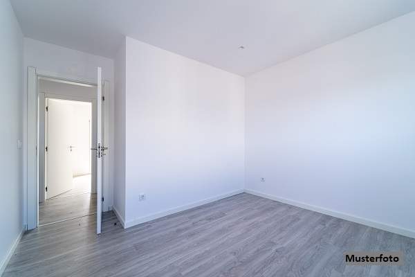 Sanierungsobjekt: Ehemalige Arztpraxis mit Entwicklungspotenzial