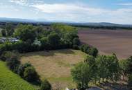 Einmalige Gelegenheit: Großzügiges Grundstück umgeben von Äckern mit Baulandanteil und Weitblick