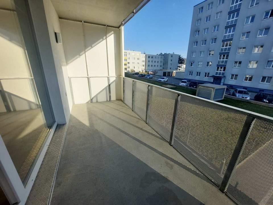 Schöne Loggiawohnung mit 3 Zimmern - in ruhiger Seitengasse nächst Josefstraße