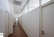 Grundstück mit vier Baukörpern - Büro-, Geschäfts- und Gewerbegebäude inkl. Parkplätzen in Vösendorf