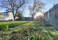 "großzügiges Baugrundstück direkt im Ortskern"