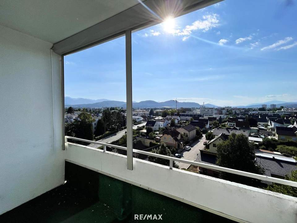 Renovierungsbedürftige Wohnung mit herrlichem Ausblick in Waidmannsdorf