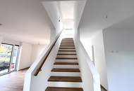 Erstbezug !! Traumhafte Doppelhaushälfte , Wohnkeller mit Garten und 2 Stellplätzen!