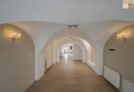Gepflegtes, kleines Zinshaus in der Nähe des Schloßes mit charmantem Gewölbekeller und schönen Terrassen!