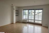 2 Zi. Wohnung mit großer Terrasse - Wohnen in zentraler Lage !!