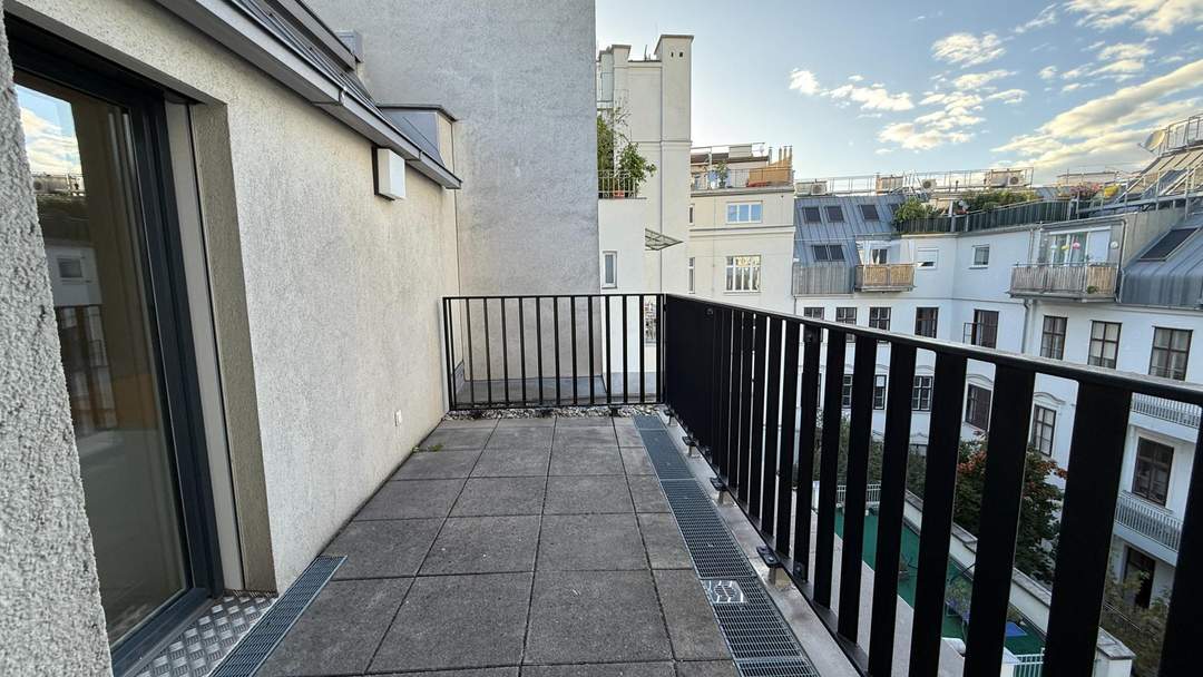 Moderne 4-Zimmer-Terrassenwohnung mit Klimaanlage mitten im Siebten!