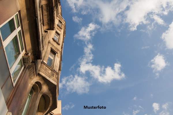 Projektchance für Entwickler - Altbestand mit Seitentrakt auf attraktivem Grundstück