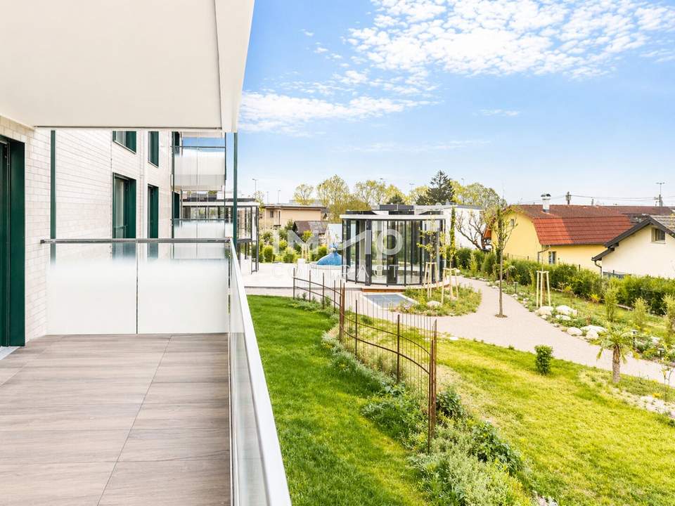 Commission-Free: Luxury Balcony Residence for Nature Lovers in a Peaceful Setting