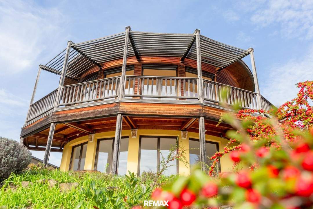 Architektenhaus mit sensationellem Ausblick in Kremser Bestlage