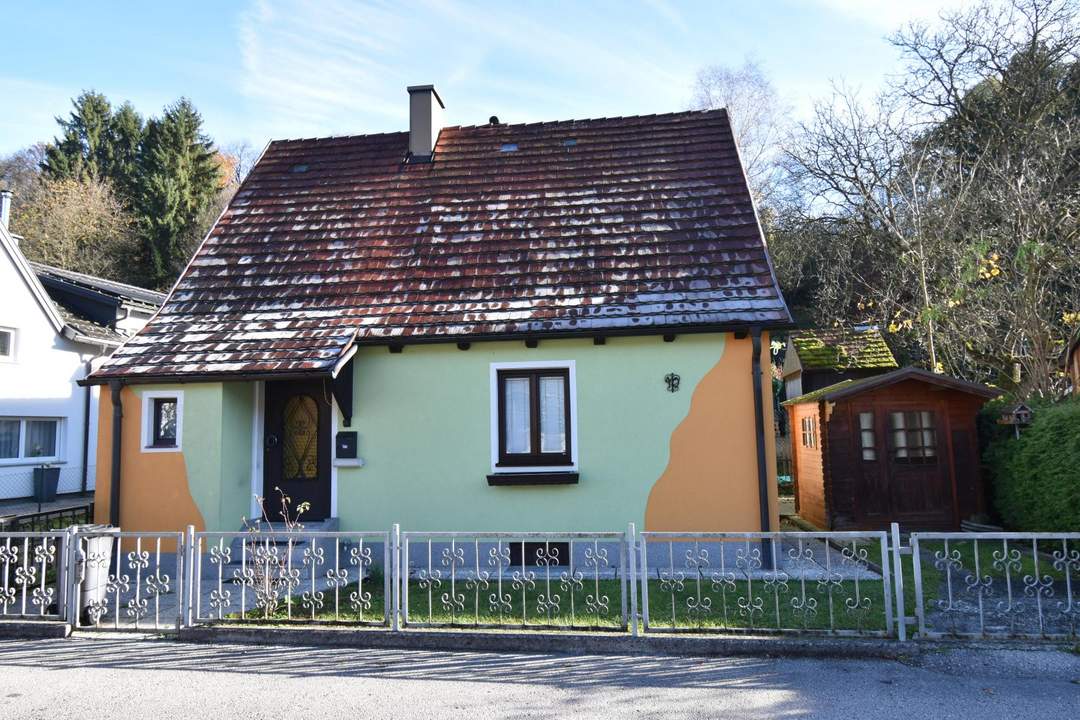 Kleines Häuschen sucht Bastler in ruhiger Siedlungslage!