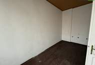 Altbau-Villa mit prunkvoller Fassade in Knittelfeld zur Sanierung mit Garten und Parkplatzmöglichkeiten