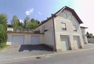 Haus mit 6 Garagen