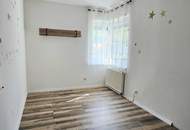 Freundliche Familienwohnung mit Loggia und zwei Stellplätzen