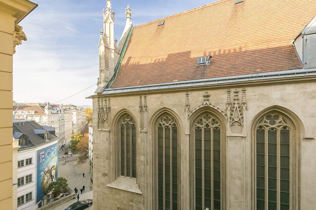 Passauer Platz - bis 28.02.2026 befristet vermietete Altbauwohnung mit Blick auf die Kirche