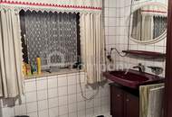 Großzügiges 7-Zi-Haus in Straden, Garten, Pool, Garagen, Balkon – 280 m² Wohnkomfort in Toplage