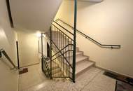 Barrierefreie Loggia-Wohnung mit vier Zimmern im 3. Liftstock