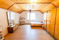 Landhaus in erhöhter Aussichtslage mit weitläufigem Grundstück im schönen Strassertal