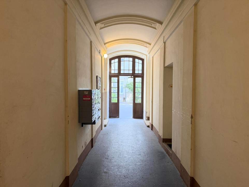 Ruhige Altbauwohnung mit 3 Wohnräumen - UNBEFRISTET // Quiet Period Apartment - UNLIMITED RENT //
