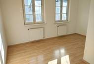 "Gartenwohnung mit Abstellplatz!"