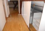 Salzburg Kaigasse: gemütliche 3-Zimmer Wohnung im Dachgeschoss - "WG" geeignet