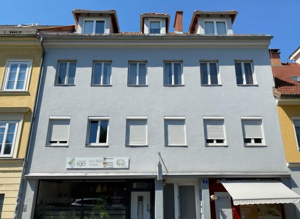 Fixpreis: Total sanierungsbedürftige 4-Zimmer-Wohnung mit Potenzial in der Innenstadt