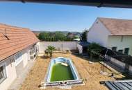 Geräumiges Einfamilienhaus mit Innenhof und Pool in Reichersdorf