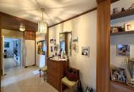 Viel barrierefreier Wohnraum, Platz für gemeinsame Werte und Indoor-Pool // Much barrier-free living-space, room for shared values, and indoor pool //