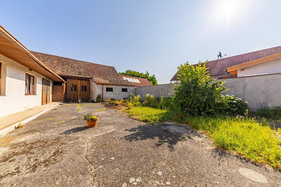 Vielseitige Agrarliegenschaft mit großem Grund und Wirtschaftsgebäuden-Landleben auf eigenem Grund und Boden!, Haus-kauf, 179.000,€, 2041 Hollabrunn